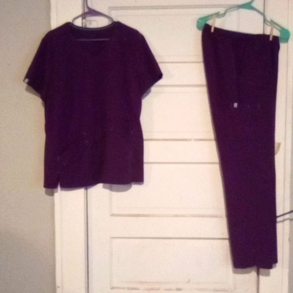 Scrub Star Eggplant Scrub Set